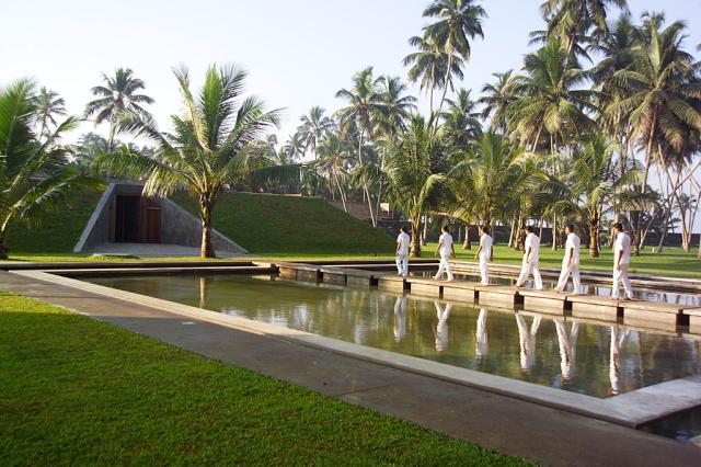 sri-lanka-blue-water-10-09