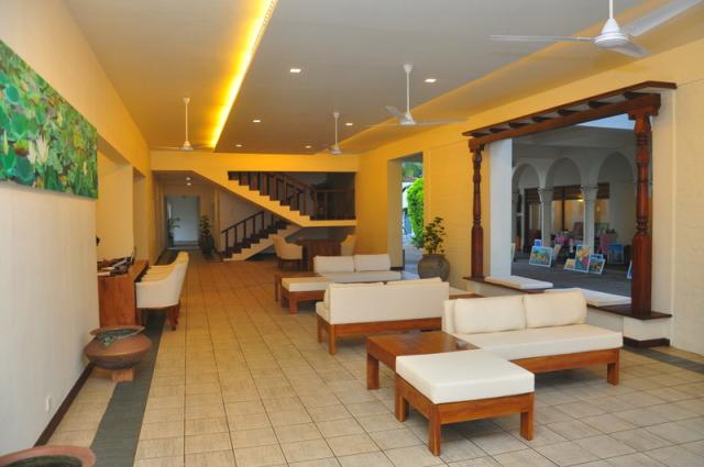 Sri-Lanka-Marmaid-lobby-1630.JPG