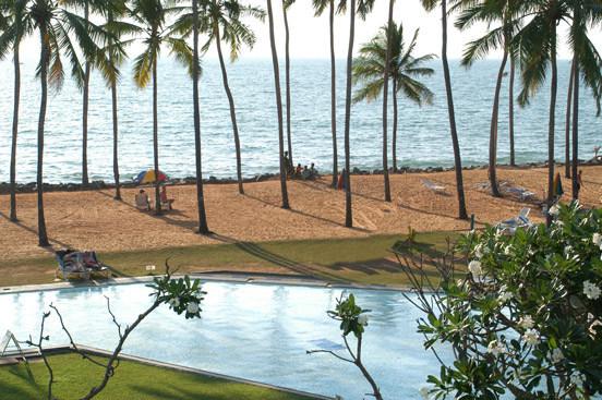 Main-Pool-Beach