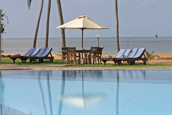Quiet-Pool-and-Beach-II