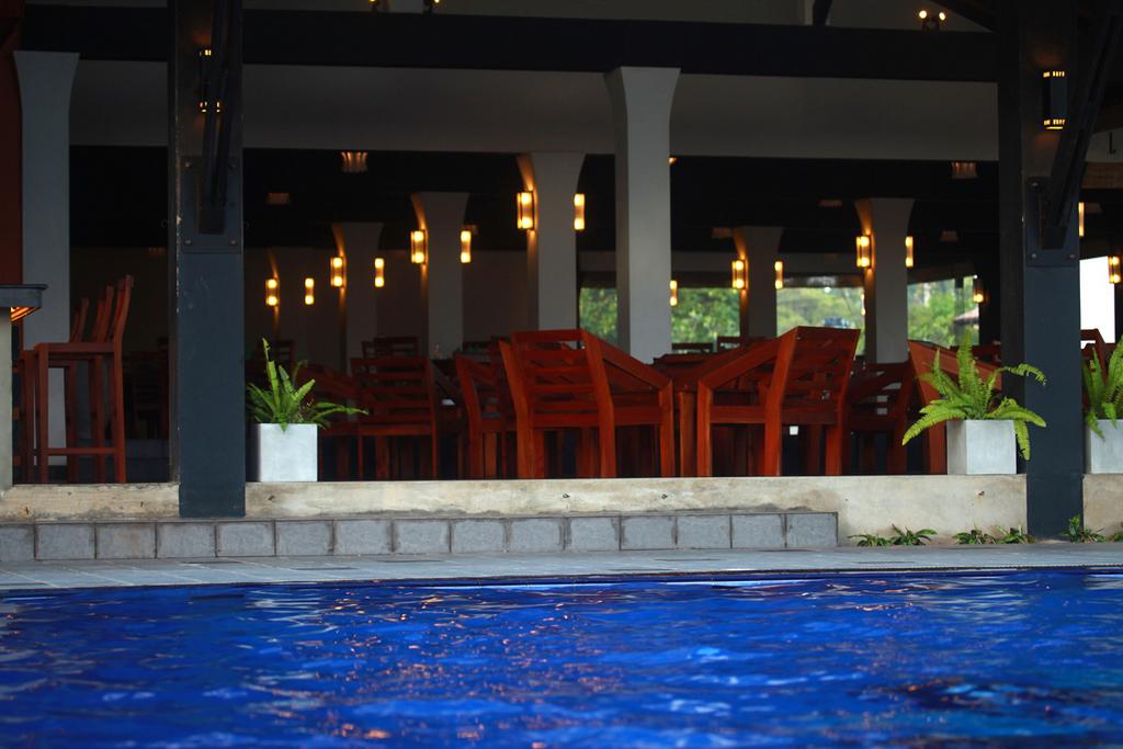 Sri-Lanka-Kamili-Beach-Villa-bazen-1480