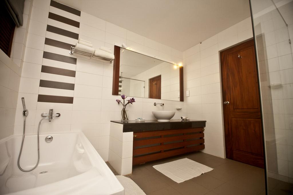 Sri-Lanka-Kamili-Beach-Villa-koupelna-1425