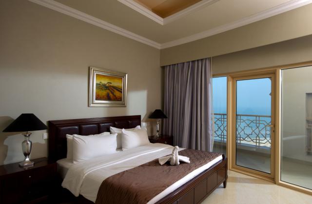 Al Hamra Residence r2-rooms-suites (4)