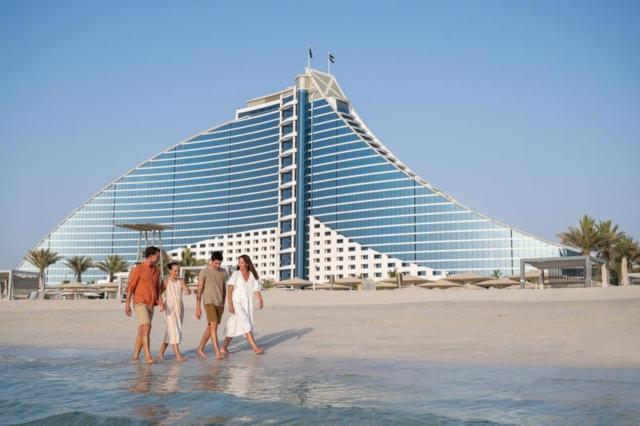 Jumeirah Beach Hotel 1 (2)