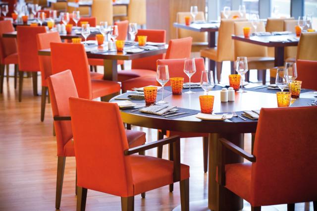 Mövenpick Hotel Jumeirah Food and B (1)