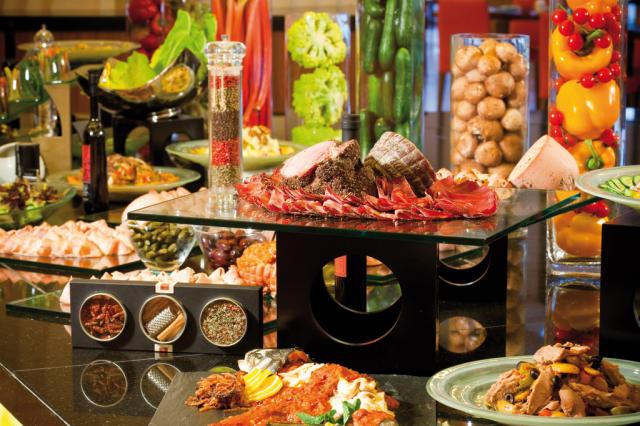Mövenpick Hotel Jumeirah Food and B (4)