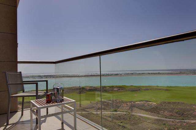 Radisson Blu Hotel Yas Is (12)