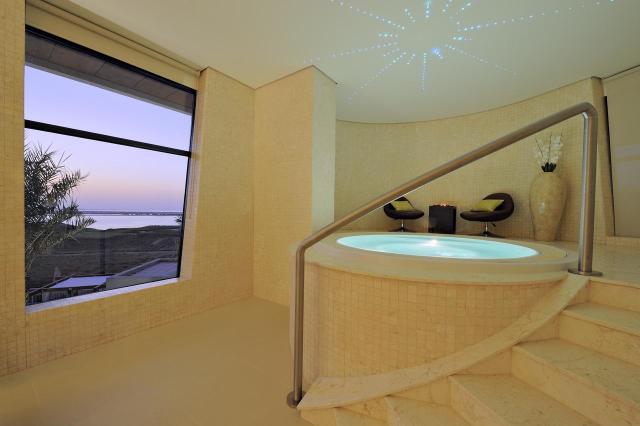 Radisson Blu Hotel Yas Is (28)