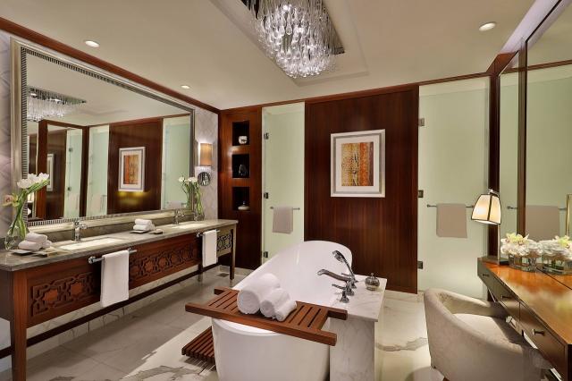 The Ritz Carlton Dubai 7 DLX room (6)