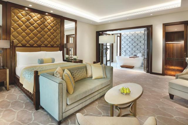 The Ritz Carlton Dubai 9 suites (3)