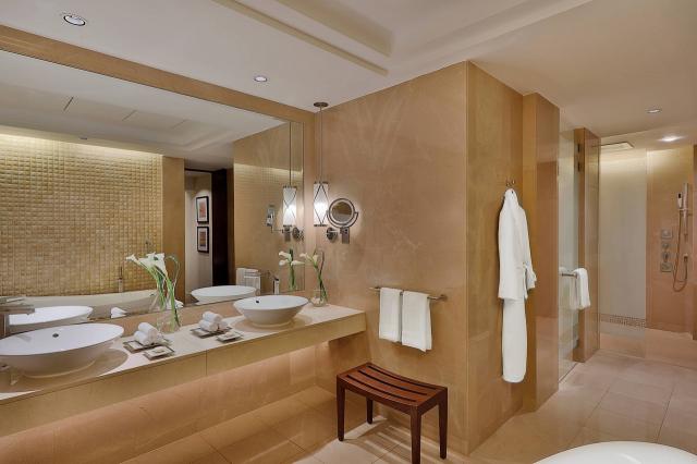 The Ritz Carlton Dubai 9 suites (6)