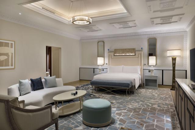 One Bedroom Ocean View Suite (3)