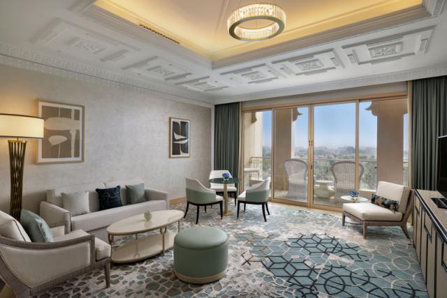 One Bedroom Golf Course View Suite (4)