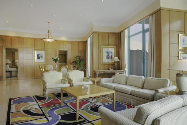Hilton Dubai Jumeirah 4-rooms (10)