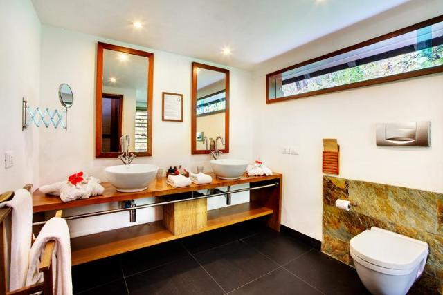 Maledivy-Gangehi-Beach-villa-1620