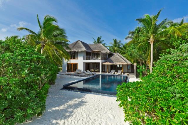 Dusit Thani Maldives 3 (1)