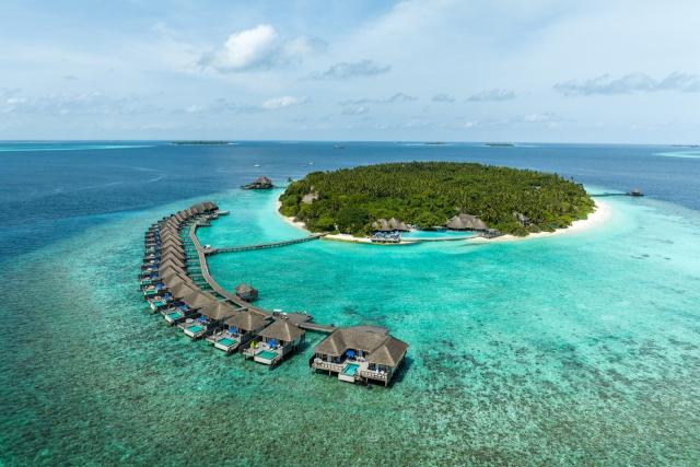 Dusit Thani Maldives 1 (1)