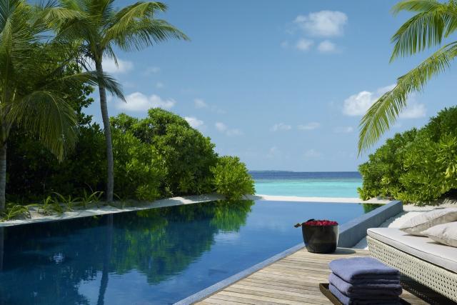 Dusit Thani Maldives 6 (1)