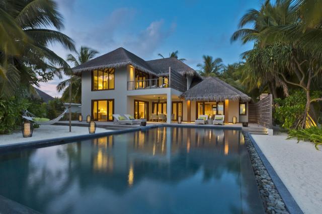 Dusit Thani Maldives 6 (2)