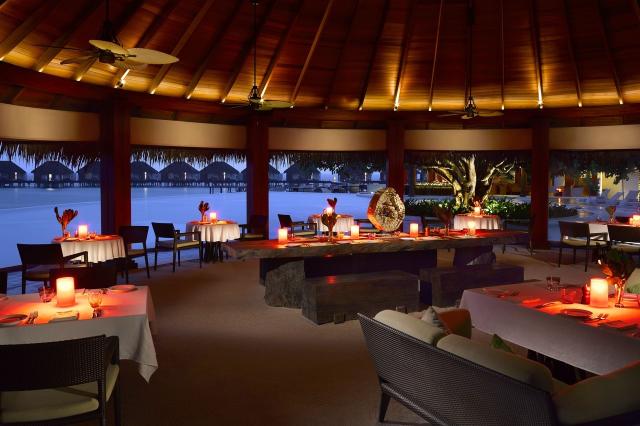 Dusit Thani Maldives 7 (8b)