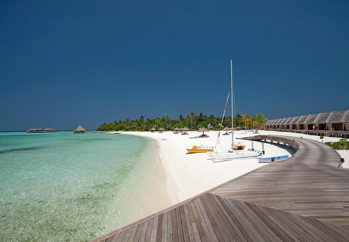 Constance Moofushi ext1 (14)