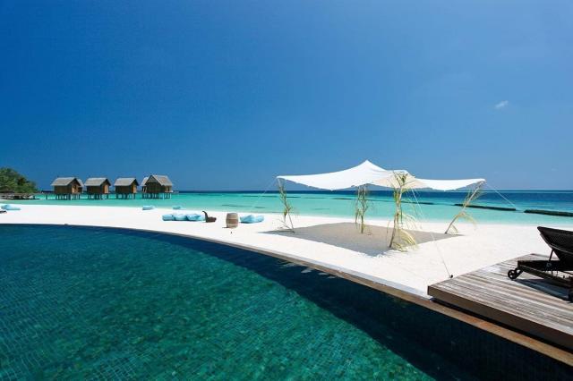 Constance Moofushi ext1 (28)