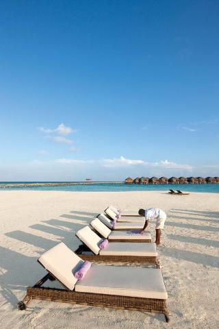 Constance Moofushi ext1 (25)
