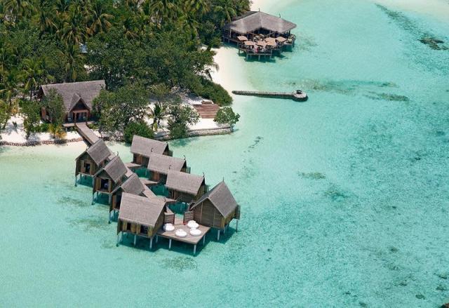 Constance Moofushi ext1 (7)