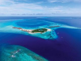 Constance Moofushi Resort