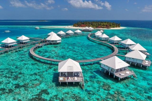 Diamonds Thudufushi Beach & Water Villas