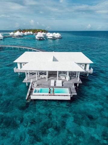 Diamonds Thudufushi 8 OWV (1)