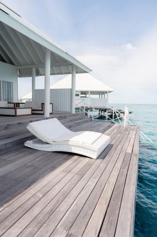 Diamonds Thudufushi 8 OWV (14)
