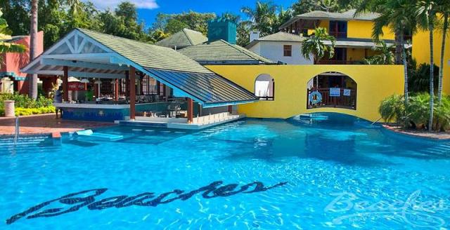 Jamajka-Beaches-Negril-pool-15260