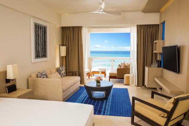 Hyatt Ziva Rose Hall 10 suit (4)