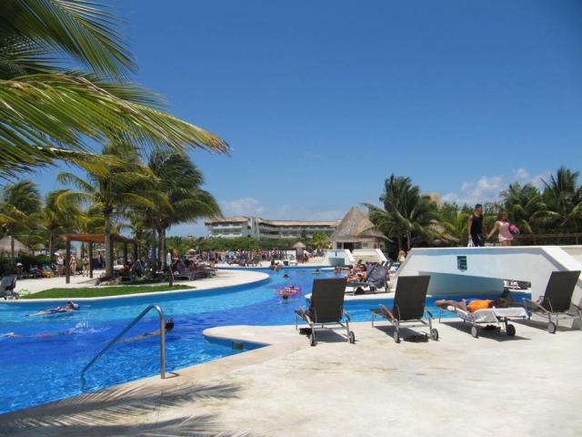 Mexiko-BlueBay-Grand-Esmeralda-bazen-1245.JPG