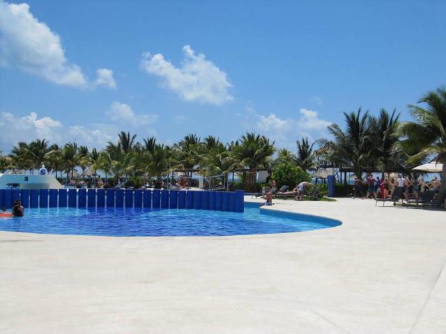 Mexiko-BlueBay-Grand-Esmeralda-bazen-1255.JPG