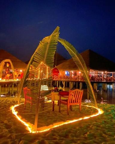 Medhufushi beach dinner