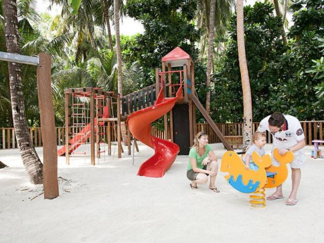 Vilamendhoo Island 3-food and fac (7a) (1)