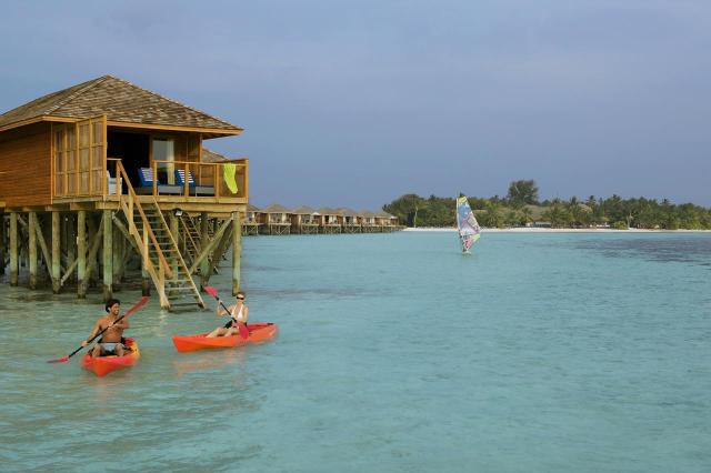 Vilamendhoo Island 4-water villa (1)