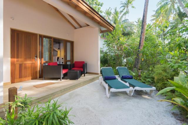 Vilamendhoo Island 5-beach villa (1)
