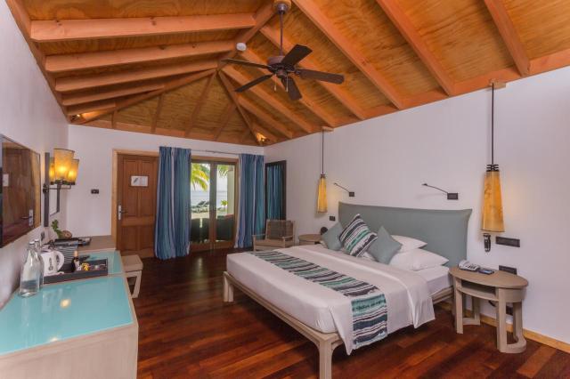 Vilamendhoo Island 5-beach villa (2)