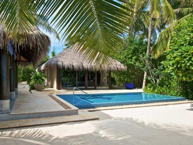 Velaa r2-beach pool vila (3a)