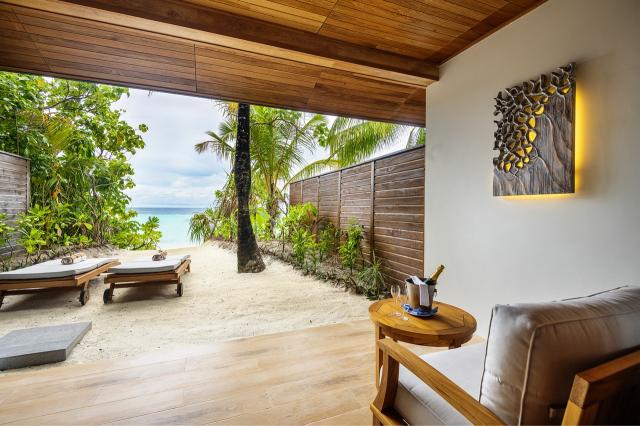Lily Beach Resort and Spa 11 b. suit (5)