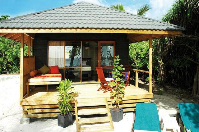 Kuredu Island garden bungal (1)