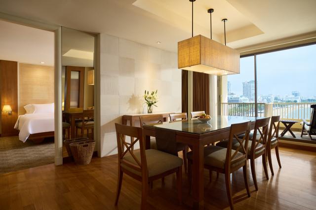 Dusit Thani Pattaya Resort 15 royal room (3)