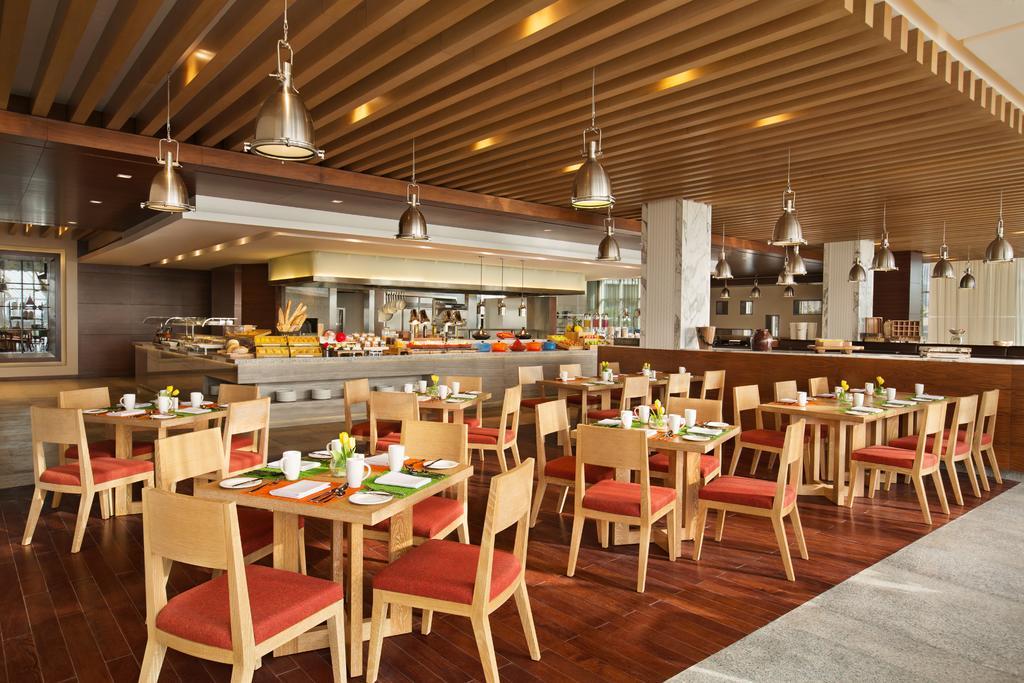 Double Tree by Hilton Dubai (17)