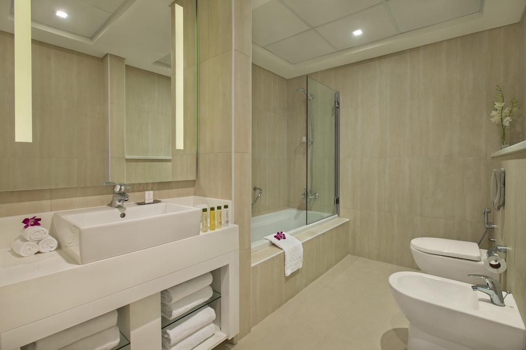 Double Tree by Hilton Dubai (38)