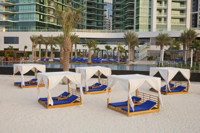 Double Tree by Hilton Dubai  (10)