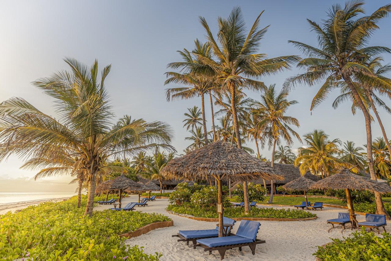 Breezes Beach Club 2 (2)
