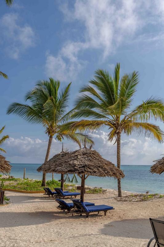 Breezes Beach Club 2 (3)